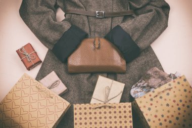 Giyim, kat, kadınsal. Üstten Görünüm.