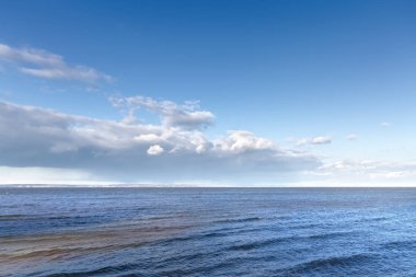 Parlak Güneşli Gün