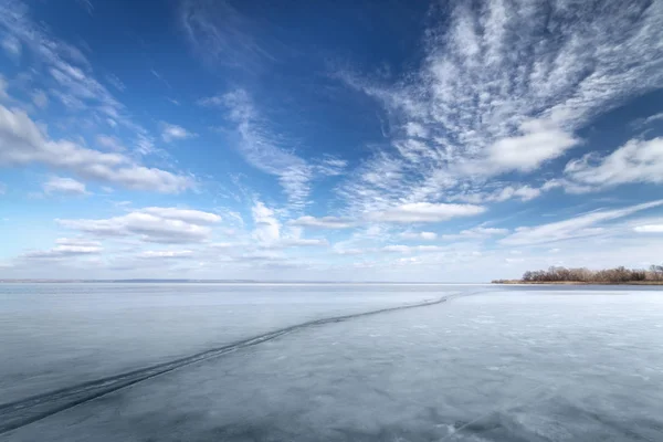 Aydınlık kış manzarası — Stok fotoğraf