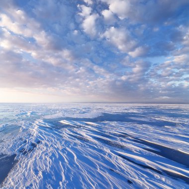 donmuş gölün sabah erken