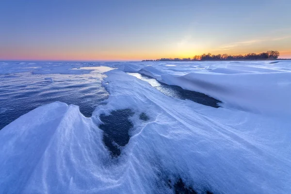 Un matin d'hiver bleu froid — Photo