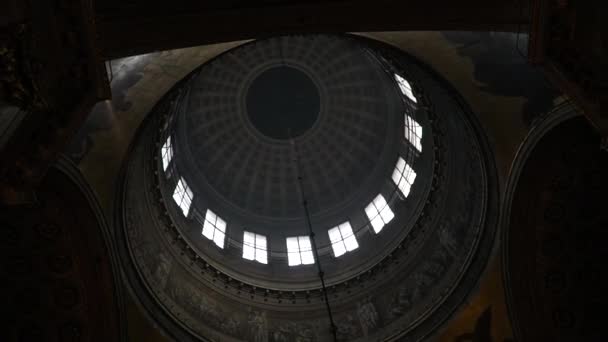 Cúpula da Catedral Kazan dentro, a imagem gira — Vídeo de Stock