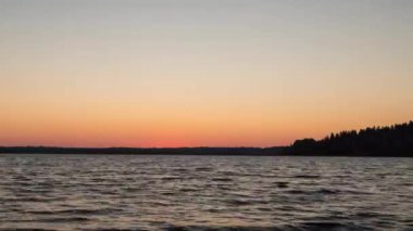 Gölde şafak söktü, çok güzeldi.