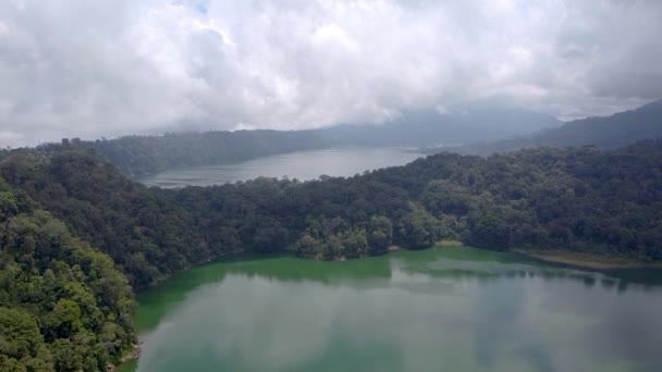 Bali twin lake aerial view fly by quadrocopter — Stock Video