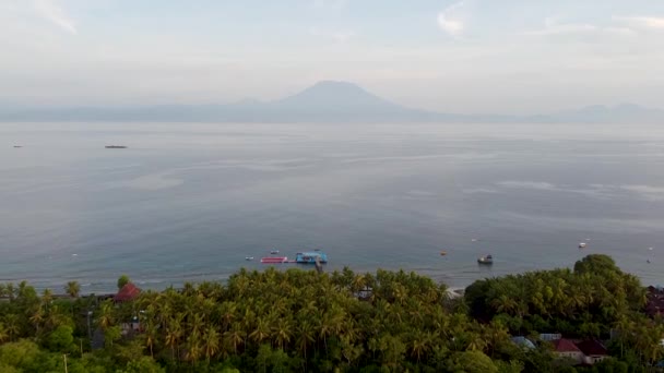 Bali view of Agung volcano from Penida island — Stock Video