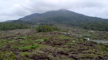 Bali Batur Volkan hava görüntüsü uçuyor