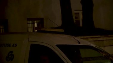 Yakın çekimde yanıp sönen ışıklar.