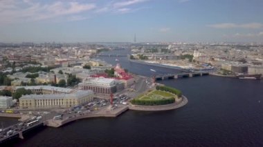 St. Petersburg şehri Vasilievsky adası okunun hava görüntüsü