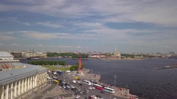 Stad Sint-Petersburg luchtfoto van Vasilievsky eiland pijl — Stockvideo