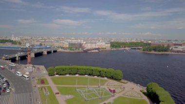 St. Petersburg şehrinin bir kuş uçuşu panoraması.
