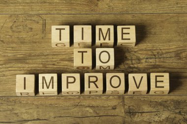 Ahşap ahşap arka plan küplerin metin geliştirmek için zaman