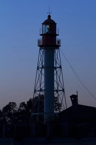 Le phare Pape en Lettonie au coucher du soleil — Photo