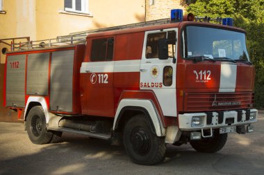 Kuldiga, Letonya - 10 Eylül 2015: Depo, Vintage MAGIRUS Deutz dayalı itfaiye