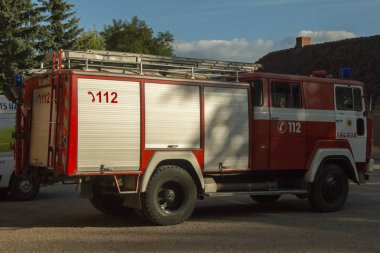Kuldiga, Letonya - 10 Eylül 2015: Depo, Vintage MAGIRUS Deutz dayalı itfaiye