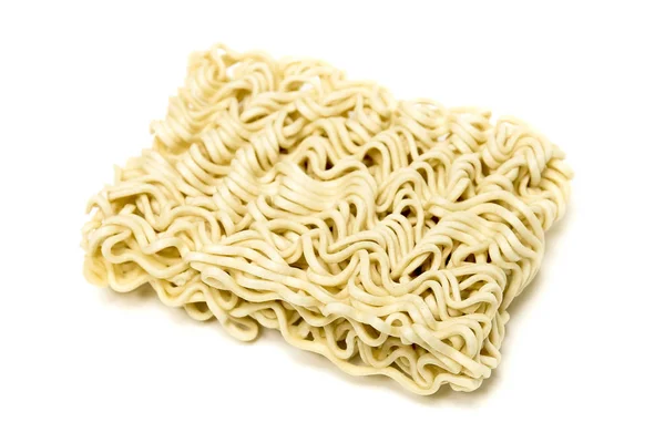 Råa Asiatiska Ramen Instant Noodle Okokt Isolerad Vit Bakgrund — Stockfoto