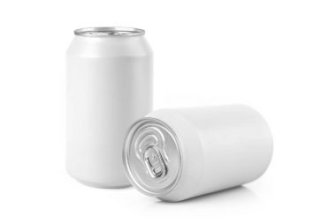 Soda içmek ya da bira için izole boş siyah alüminyum olabilir