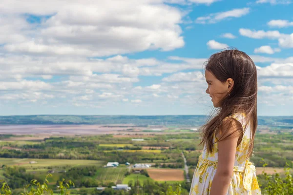Little girl looking at Annapolis Valley — Stock Photo, Image
