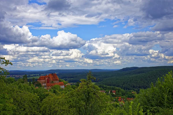 Beau Ciel Avec Des Nuages Dessus Ancien Château — Photo