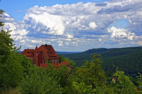 Krásná Obloha Mraky Nad Starobylým Hradem — Stock fotografie