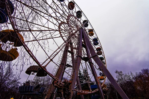 Velho Carrossel Vazio Roda Gigante Dia Outono Nublado Zaporozhye Mas — Fotografia de Stock