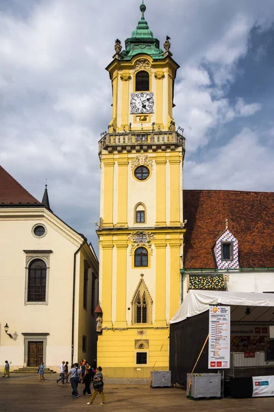 Ιστορικός πύργος του δημαρχείου στη Βρατισλάβα — Φωτογραφία Αρχείου