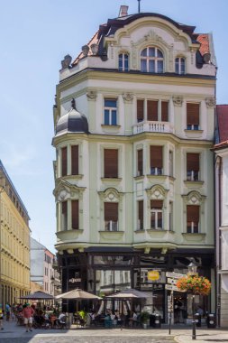 Laurinska caddesinde Bratislava 'yı geziyorum.