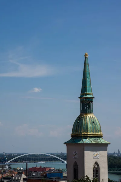 布拉迪斯拉发圣马丁大教堂塔楼 — 图库照片