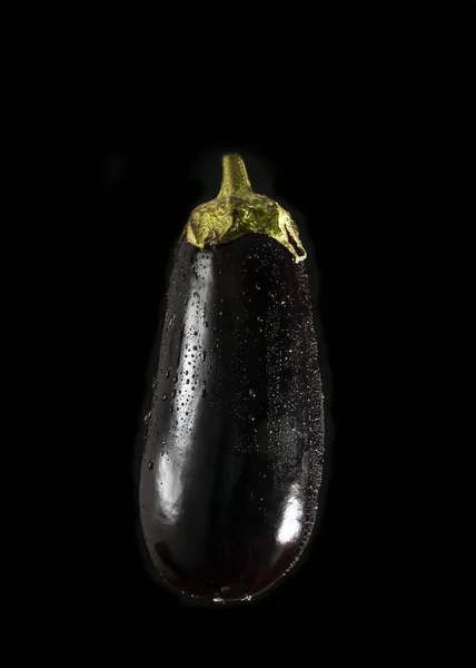 Berenjena Fresca Sobre Fondo Negro Verduras Espacio Libre Copia — Foto de Stock