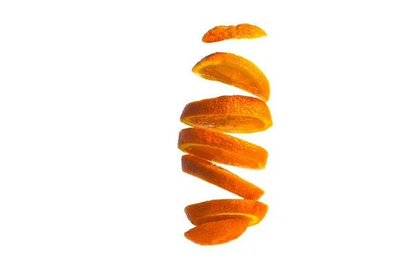 Orangenscheiben Auf Weißem Hintergrund Fliegende Orangenscheiben — Stockfoto