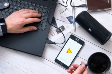Adam Google oyun uygulama başlattı