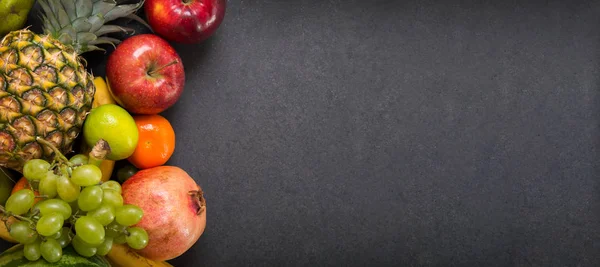 Φρούτα για countertop πετρών και κενό χώρο για το κείμενό σας — Φωτογραφία Αρχείου