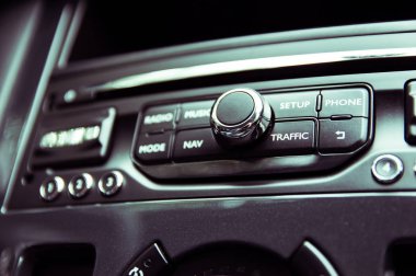 Çok fonksiyonlu radyo paneli