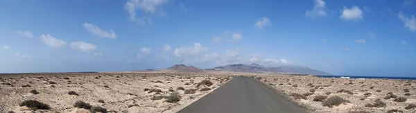 Fuerteventura, Kanarya Adaları, İspanya: nefes kesen çöl manzara Punta de Jandia, Jandia doğal park Morro del Jable korumalı alanda ada parçası aşırı Güney cape giden yolda — Stok fotoğraf