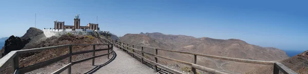 Fuerteventura, Kanárské ostrovy, Španělsko: letecký pohled na majáku Punta La Entallada (Punta mantila), aktivní maják nedaleko vesnice Las Playitas označení zeměpisný bod nejblíže pobřeží Afriky — Stock fotografie