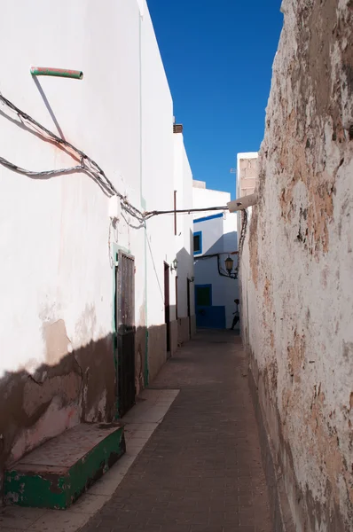 Fuerteventura, Kanarische Inseln, Spanien: die Gassen der Altstadt von el cotillo, einem nordwestlichen Fischerdorf, das um einen kleinen Hafen herum liegt, der hauptsächlich von einheimischen Fischern genutzt wird — Stockfoto