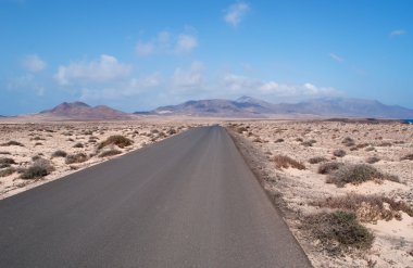 Fuerteventura, Kanarya Adaları, İspanya: nefes kesen çöl manzara Punta de Jandia, Jandia doğal park Morro del Jable korumalı alanda ada parçası aşırı Güney cape giden yolda