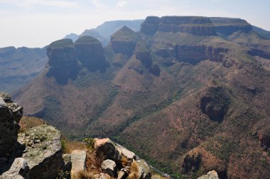 Güney Afrika: üç Rondavels, büyük hava görünümünü Blyde River Canyon, Mpumalanga ili doğal özellik kayalarda yuvarlak, reminiscents evleri veya kulübeler (rondavels) yerli halkın kabul oluşumları kaya