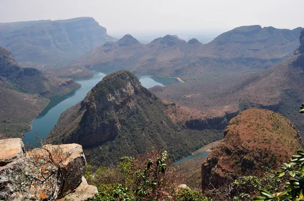 Zuid-Afrika: luchtfoto van Blyde River Canyon, natuurlijke functie in de provincie Mpumalanga, één van de grootste canyons ter wereld en één van de grote wonderen van de natuur op het Afrikaanse continent — Stockfoto