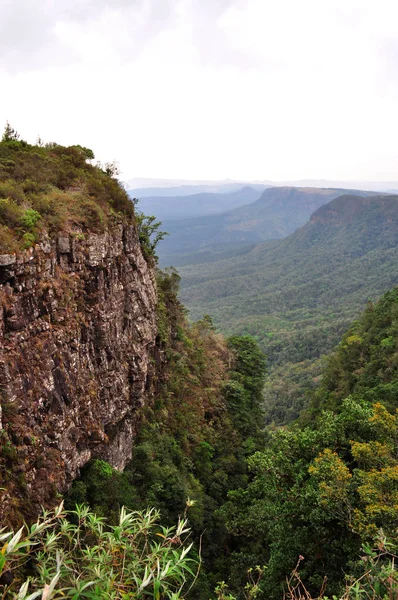 Afrique du Sud : vue aérienne depuis la magnifique fenêtre de Dieu, l'un des points de vue les plus pittoresques de la réserve naturelle de Blyde River Canyon, à Graskop, le long de la route panoramique dans la province de Mpumalanga — Photo