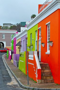 Güney Afrika: günlük yaşam ve panoramik Bo-Kaap, Cape Town, eski Malay Mahallesi olarak bilinen ve ünlü onun parlak renkli evleri ve kafa Arnavut kaldırımı sokakları Müslüman çeyrek