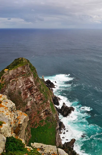 Güney Afrika,: Cape Point, Cape of Good Hope, Masa Dağı Milli Parkı parçası yakınındaki Cape Yarımadası'nın güneydoğu köşesindeki promontory Dias noktada fırtınalı hava havadan görünümü — Stok fotoğraf