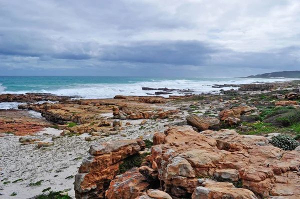 Güney Afrika: Cape of Good Hope, Portekizli kaşif Bartolomeu Dias, zorlukların üstesinden dünya çapında bir simge tarafından 1488 yılında Yarımadası yuvarlak pelerin Atlantic coast üzerinde ünlü kayalık burun, kayalık plaj havadan görünümü — Stok fotoğraf