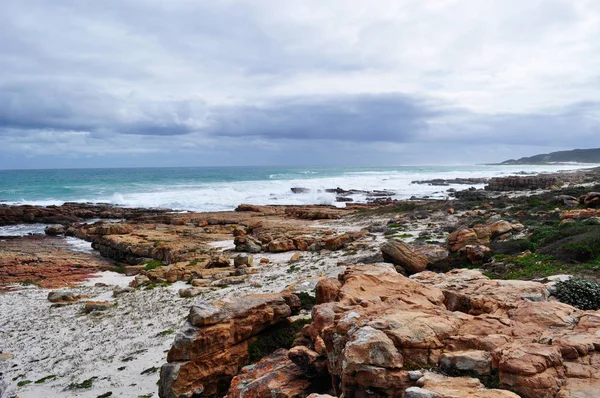 África do Sul, ondas na praia rochosa do Cabo da Boa Esperança — Fotografia de Stock