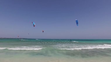 Fuerteventura: kitesurfing için dalga köpüğü ve uçurtma sörf, Lobos 7 Eylül 2016 adacık üzerinde manzaralı en ünlü plajlarından Playas Grande Beach