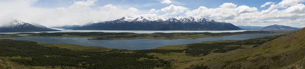 Gleccserek Nemzeti Park: a lélegzetelállító patagóniai tájra Glaciar Perito Moreno, kilátással Lago Roca és a Lago Argentino — Stock Fotó