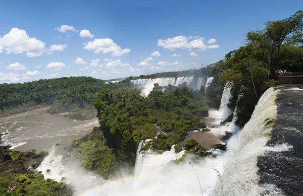 Iguazu: a látványos Iguazú-vízesés, a legfontosabb látványosságok közelében, a Latin-amerikai egyik részletek — Stock Fotó