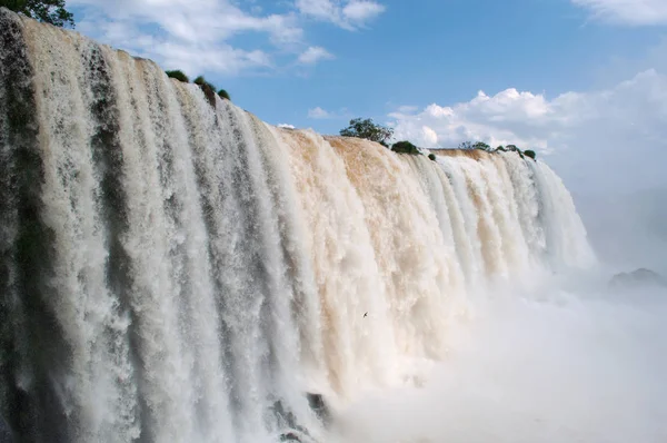 Argentina: detalhes das espetaculares Cataratas do Iguaçu, uma das atrações turísticas mais importantes da América Latina — Fotografia de Stock