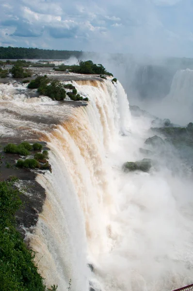 Argentina: podrobnosti o velkolepé vodopády, jeden z nejvýznamnějších turistických atrakcí z Latinské Ameriky — Stock fotografie