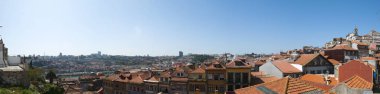 Portekiz: panoramik kırmızı çatılar ve eski İstanbul sarayları ile Porto manzarası