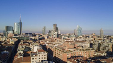 Havadan görünümü Merkezi Milano, Milan, Porta Nuova konut ve gökdelenler, İtalya, 6 Ocak 2017 manzarayı. Yeni Milan manzarası, Brera ilçesinden havadan görünümü